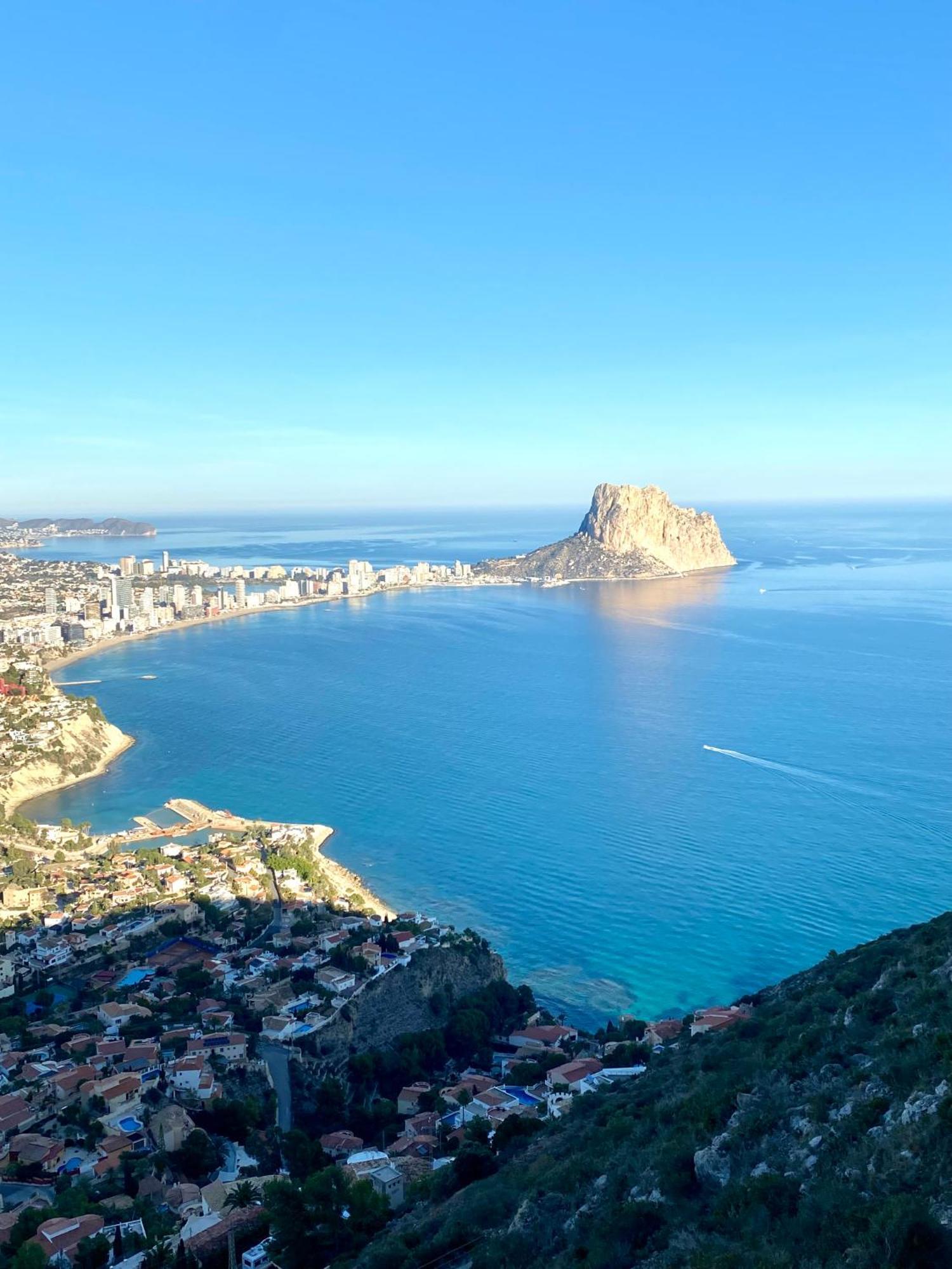 Natalie Calpe Sun 100M To The Beach Center Esterno foto