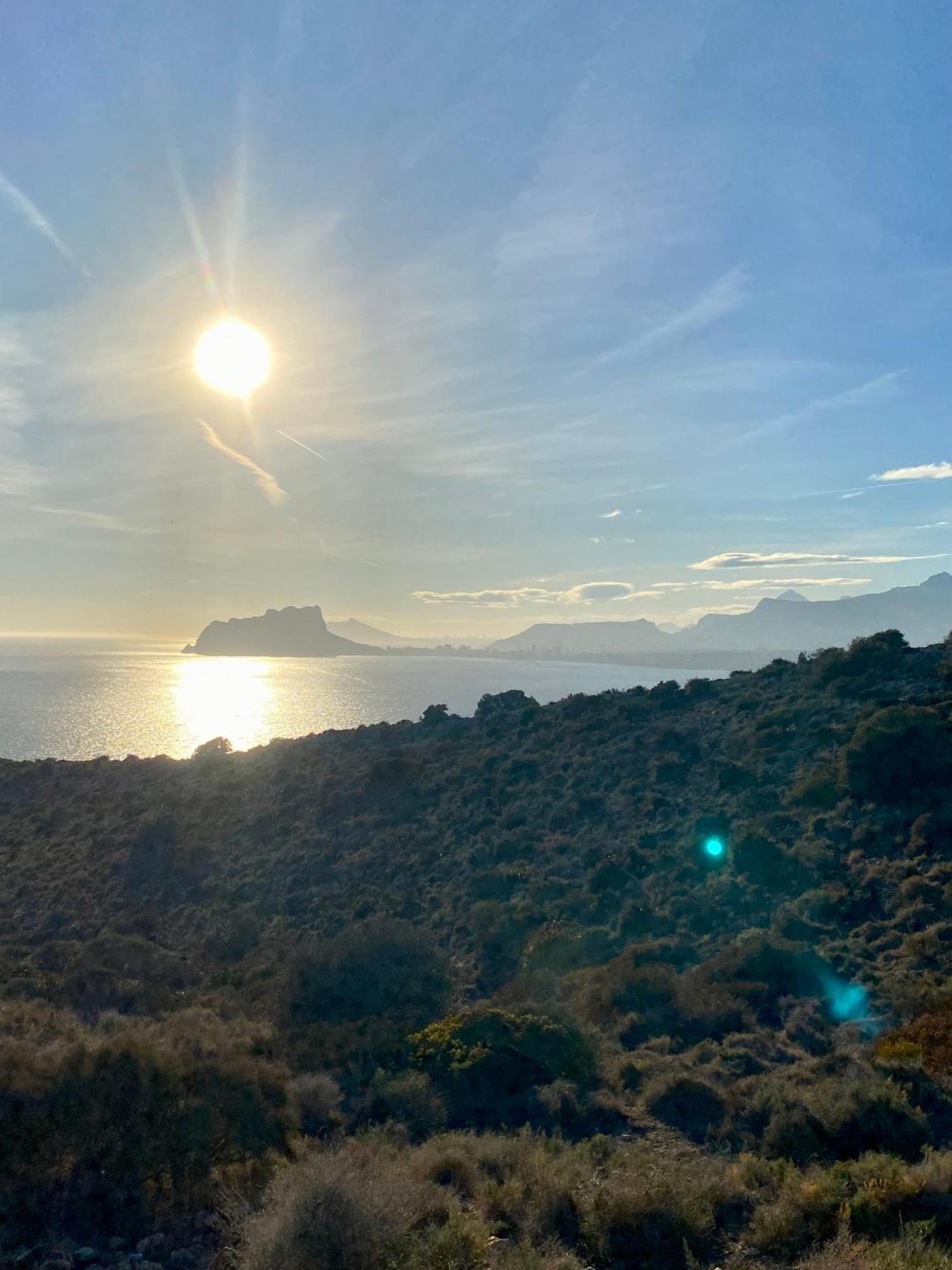 Natalie Calpe Sun 100M To The Beach Center Esterno foto